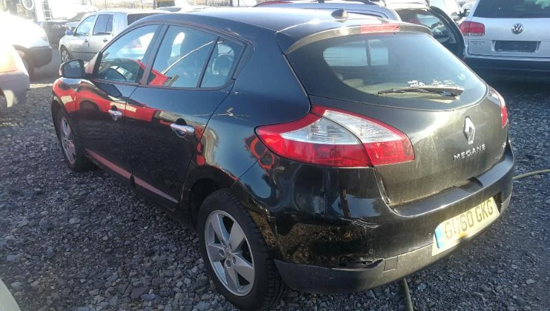 Renault Megane 1.5DCI-НА ЧАСТИ , снимка 3 - Автомобили и джипове - 30429199