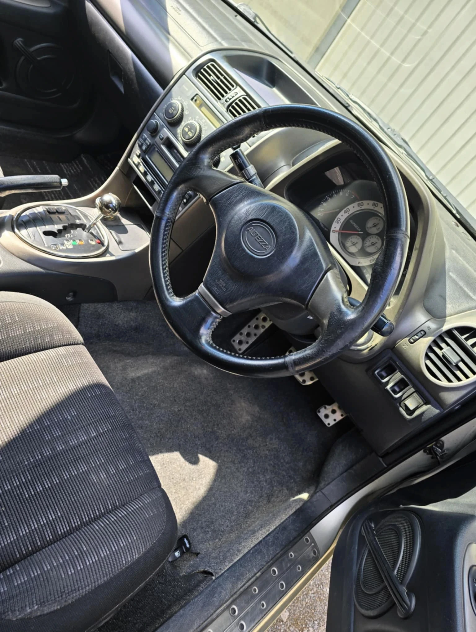 Lexus IS 200 Тoyota ALtezza - изображение 2