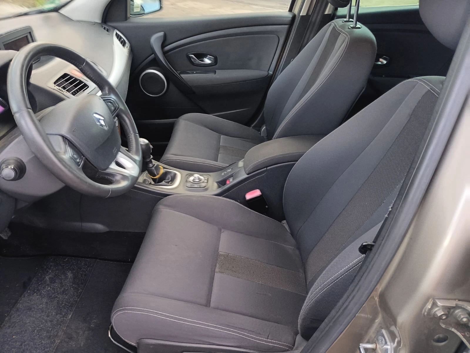 Renault Megane 1.4 - изображение 7