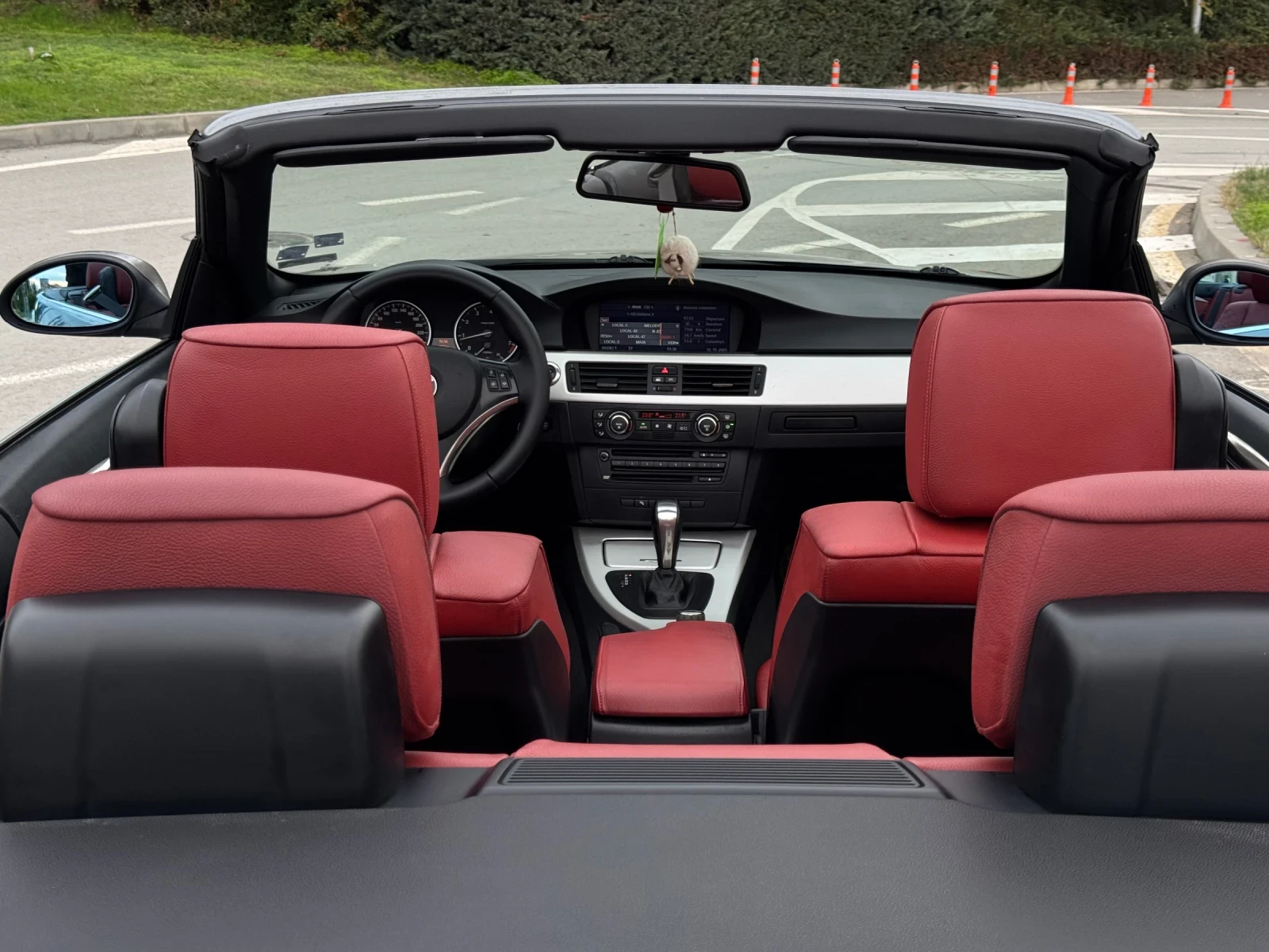 BMW 320 3 Series Convertible (E93) - изображение 4