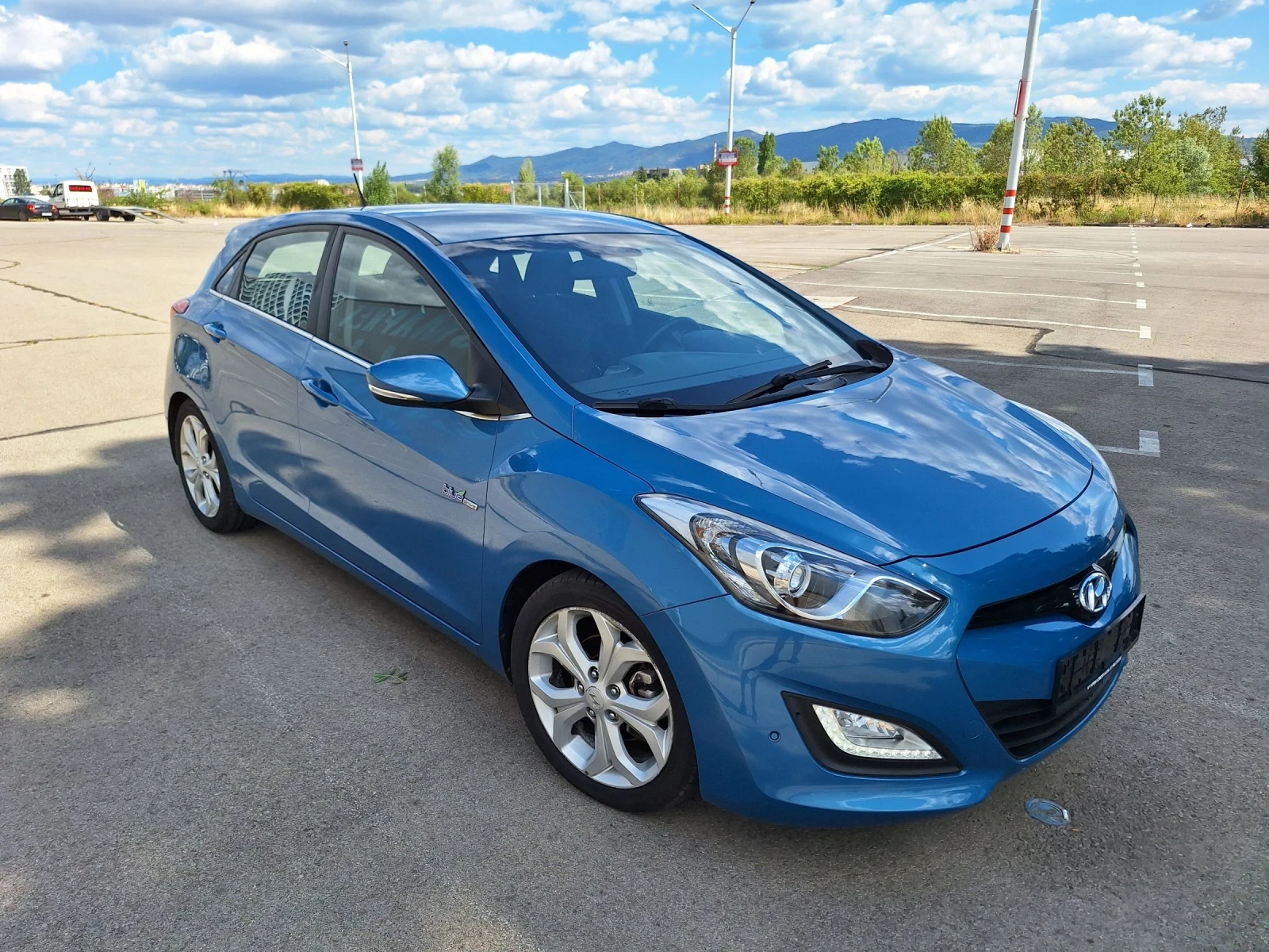 Hyundai I30 1.6-МНОГО ЗАПАЗЕНА - изображение 2