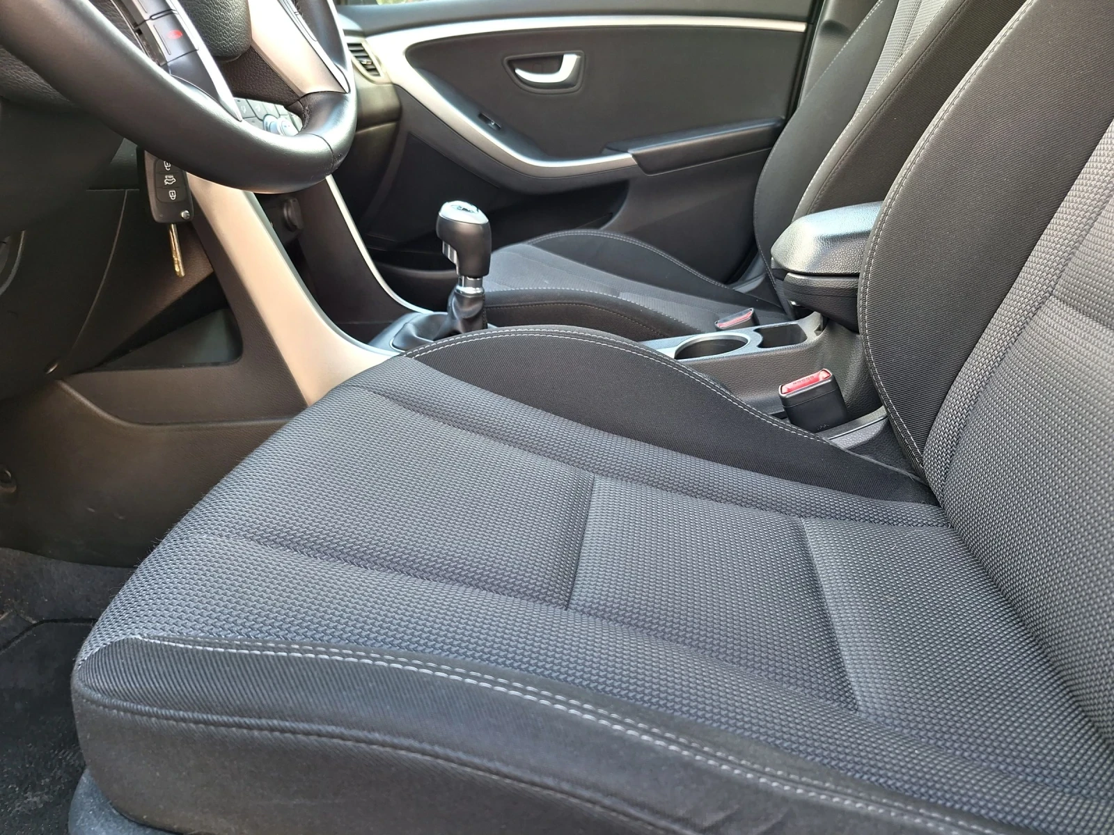 Hyundai I30 1.6-МНОГО ЗАПАЗЕНА - изображение 9