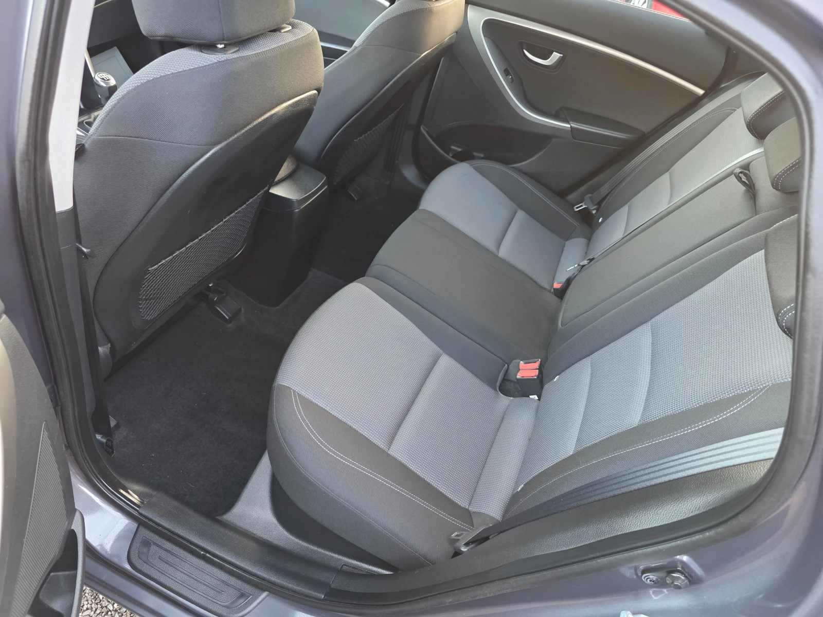 Hyundai I30 1.6CRDI 110K.C EURO 6 TOP | Mobile.bg � ����������� 10