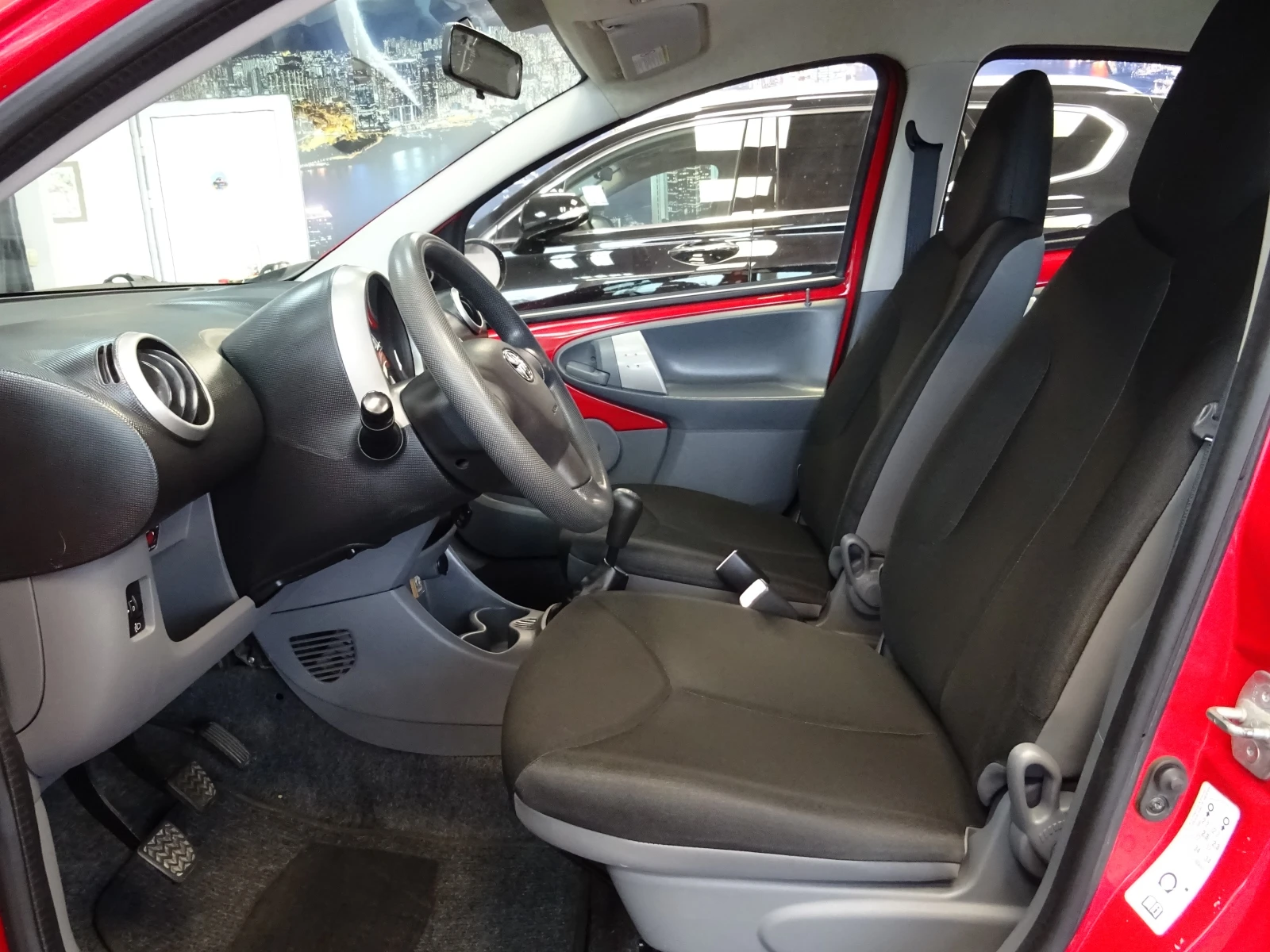 Toyota Aygo 1.0I 5 Врати Климатик - изображение 7