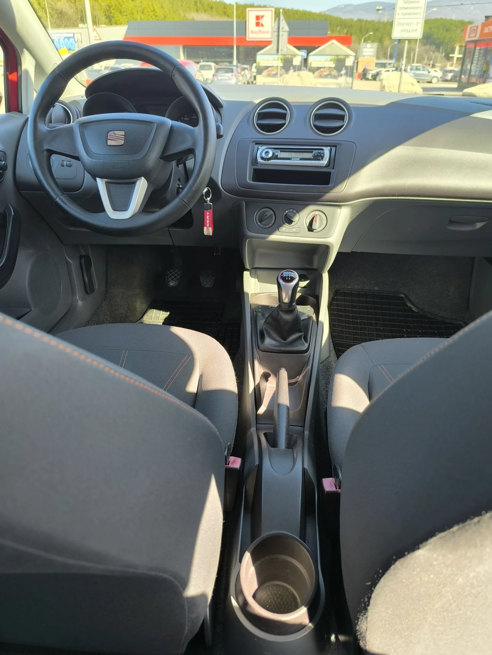 Seat Ibiza 1.2TDI, снимка 13 - Автомобили и джипове - 53799193