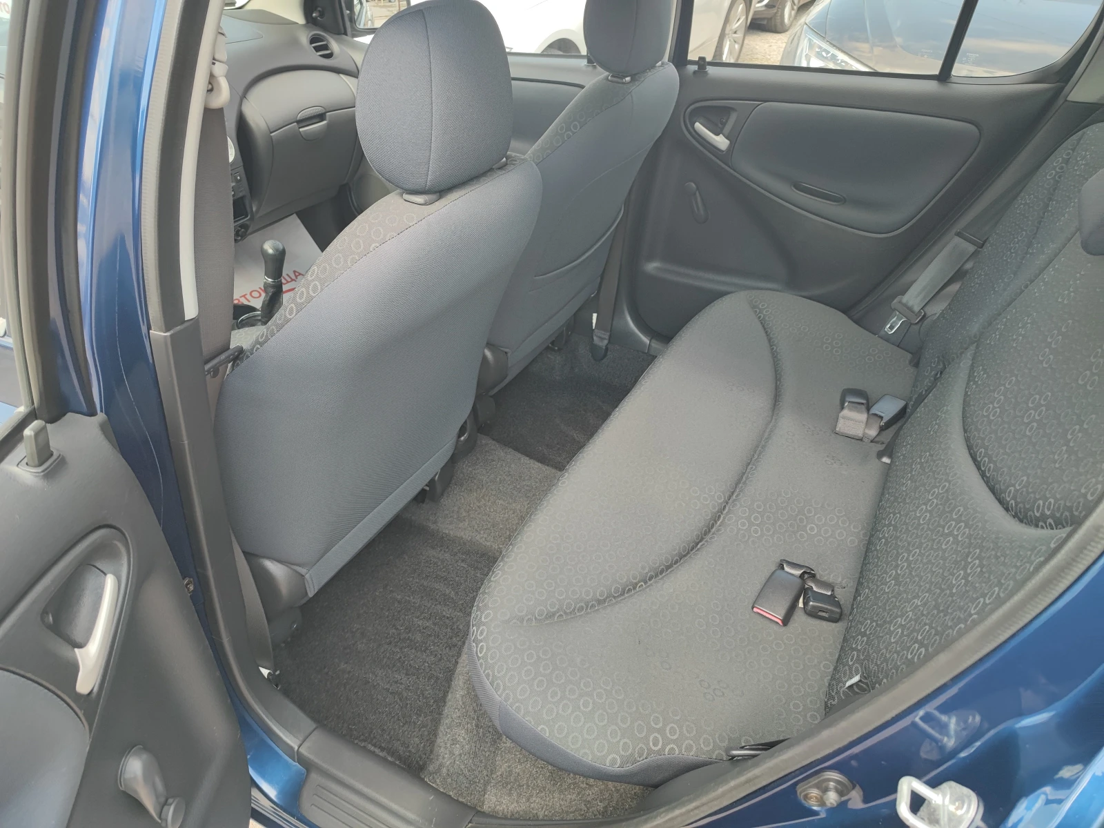 Toyota Yaris 1.4D4D-75ks, снимка 14 - Автомобили и джипове - 53972207