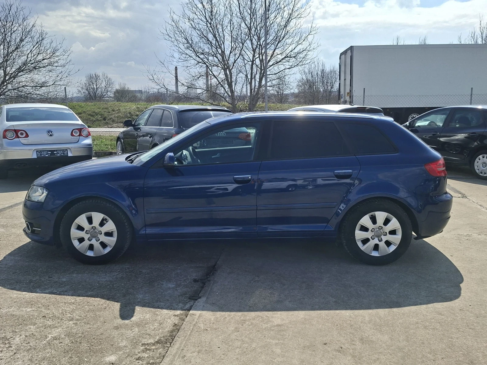 Audi A3 1.6TDi Sportbaск 105кс., снимка 3 - Автомобили и джипове - 54010060