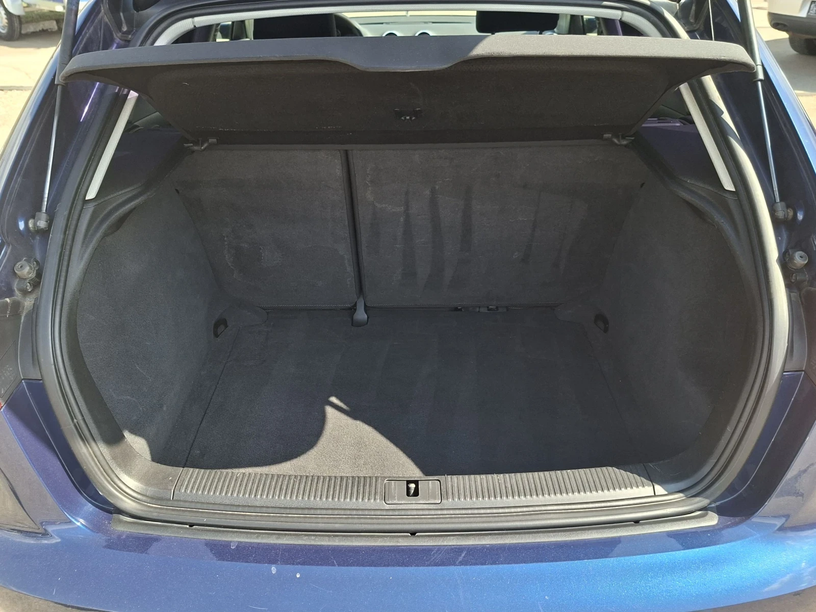 Audi A3 1.6TDi Sportbaск 105кс., снимка 13 - Автомобили и джипове - 54010060