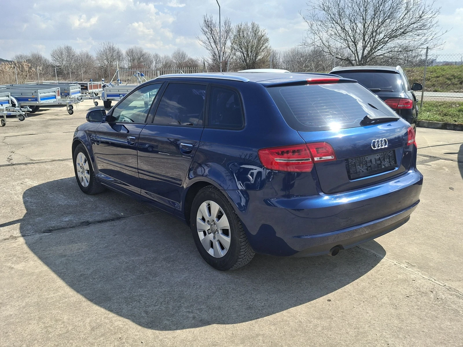 Audi A3 1.6TDi Sportbaск 105кс., снимка 4 - Автомобили и джипове - 54010060