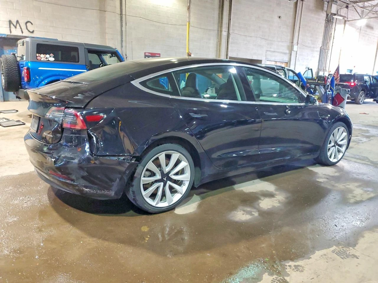 Tesla Model 3, снимка 3 - Автомобили и джипове - 54419059