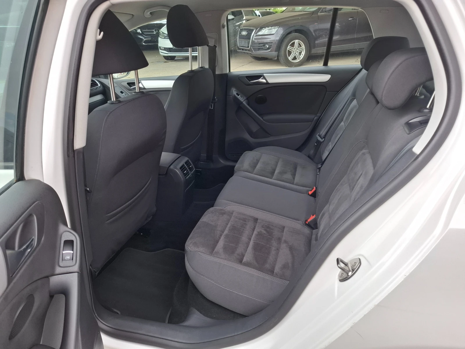 VW Golf 2.0tdi DSG, снимка 7 - Автомобили и джипове - 55146636