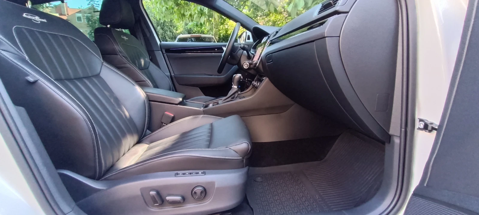 Skoda Superb 2.0TDI/200к.с/L&K/Гаранция , снимка 12 - Автомобили и джипове - 55160751