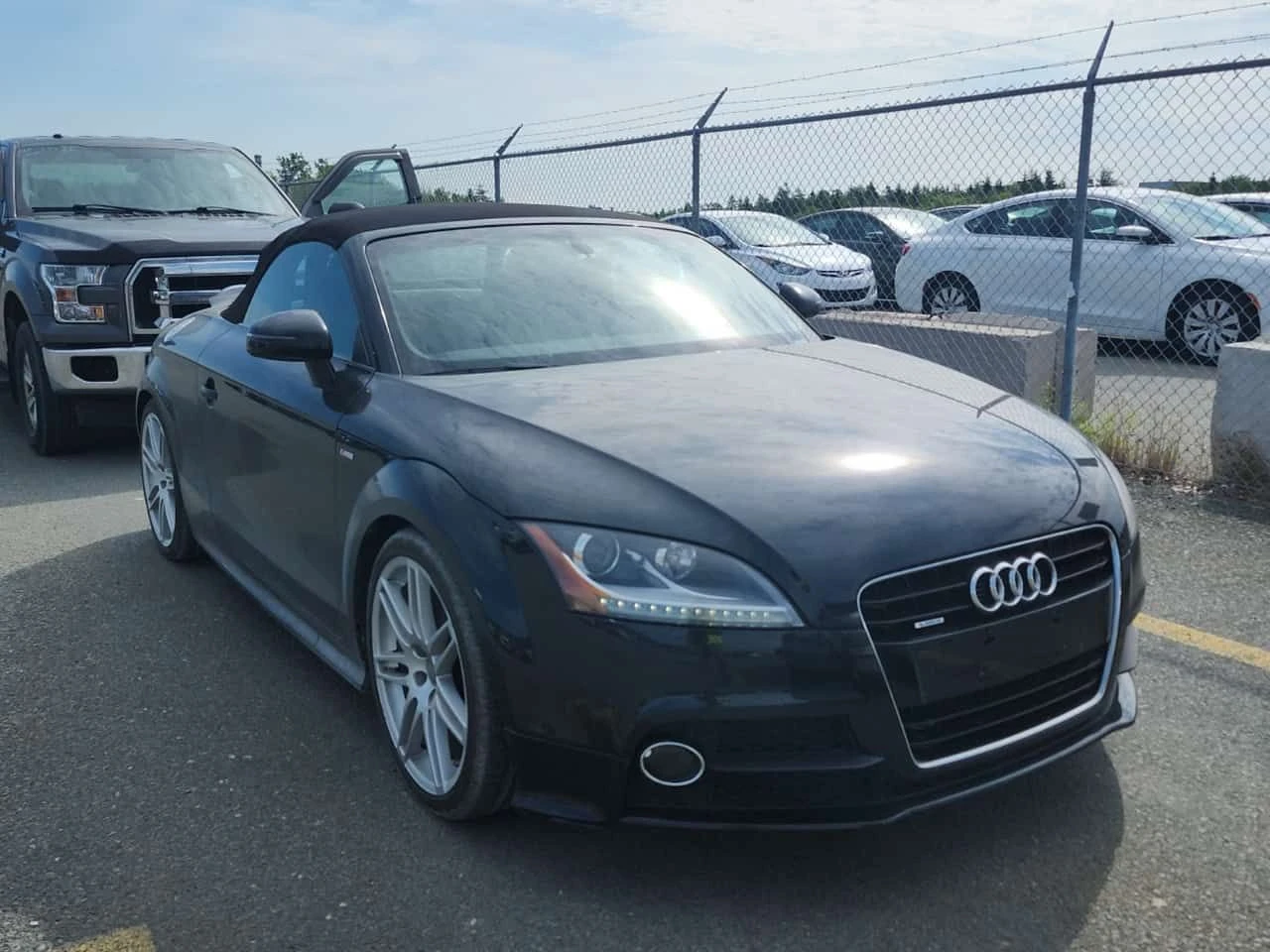 Audi Tt * 2.0T S-LINE * Cabriolet * CARFAX * , снимка 2 - Автомобили и джипове - 55215929