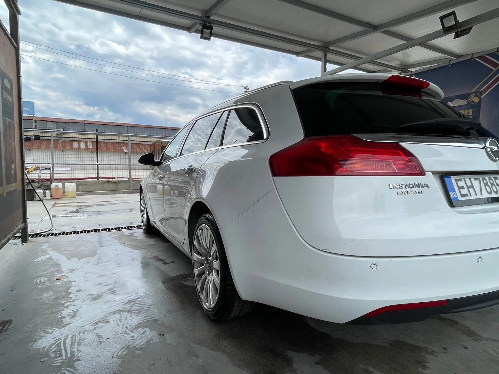 Opel Insignia Sports Tourer 2.0 CDTI (160 к.с.) Автоматик комби, снимка 4 - Автомобили и джипове - 55391302