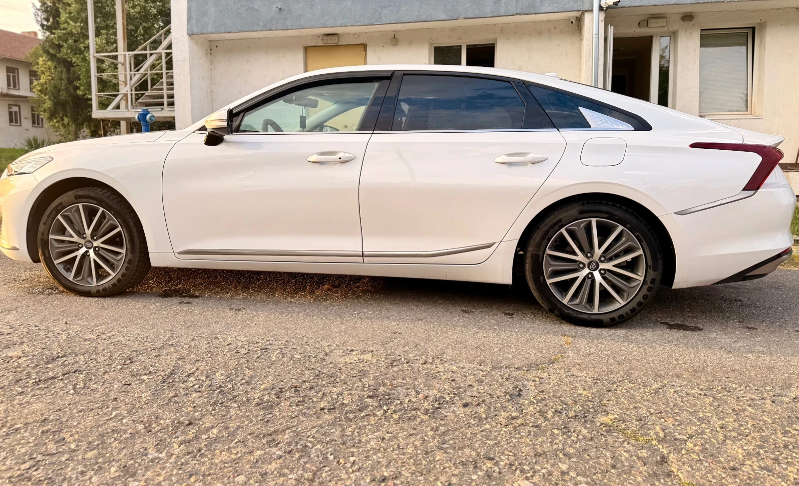 Kia K8  3.5LPI Trendy УНИКАТ 2 ключа, LED, снимка 4 - Автомобили и джипове - 55711833