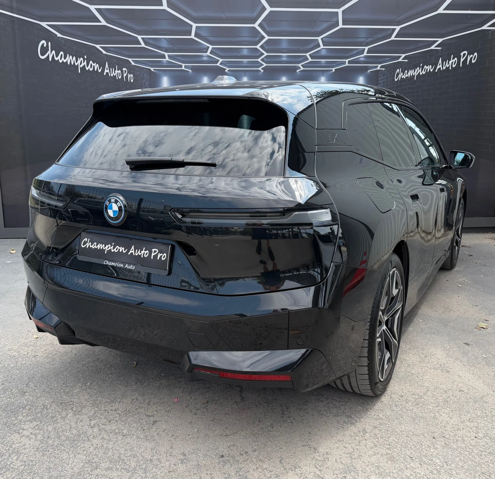 BMW iX 40Xdrive/M-Sport/H&K/360 | Mobile.bg � ����������� 6