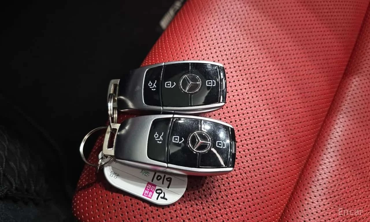 Mercedes-Benz E 400 E400 4MATIC Coupe, снимка 15 - Автомобили и джипове - 55833077
