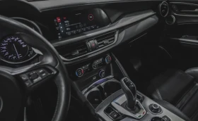 Alfa Romeo Stelvio VELOCE / 2.0T / 2022 / 32166KM / CARFAX /, снимка 8