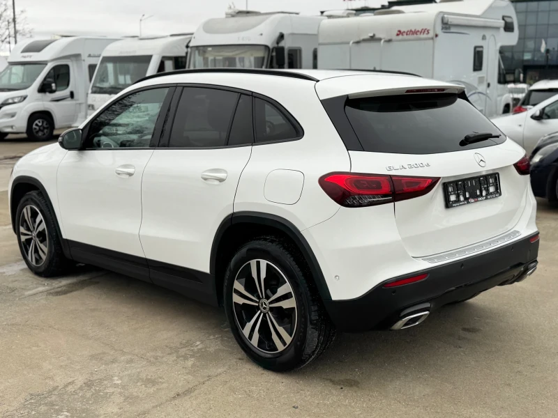 Mercedes-Benz GLA 200 FULL LED / DISTRONIC / КАМЕРА / SHADOW LINE, снимка 6 - Автомобили и джипове - 52133168