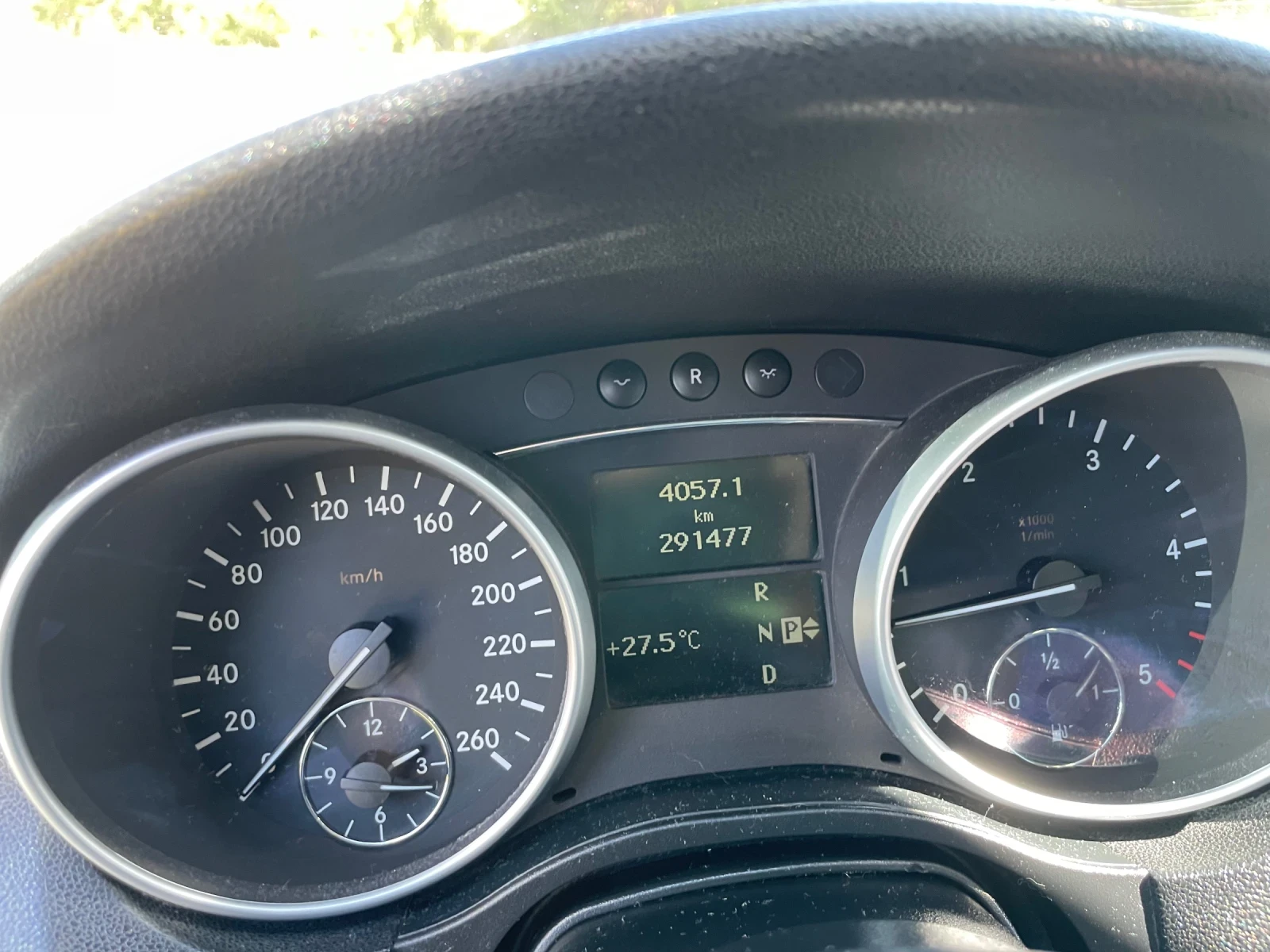 Mercedes-Benz ML 320  - изображение 8