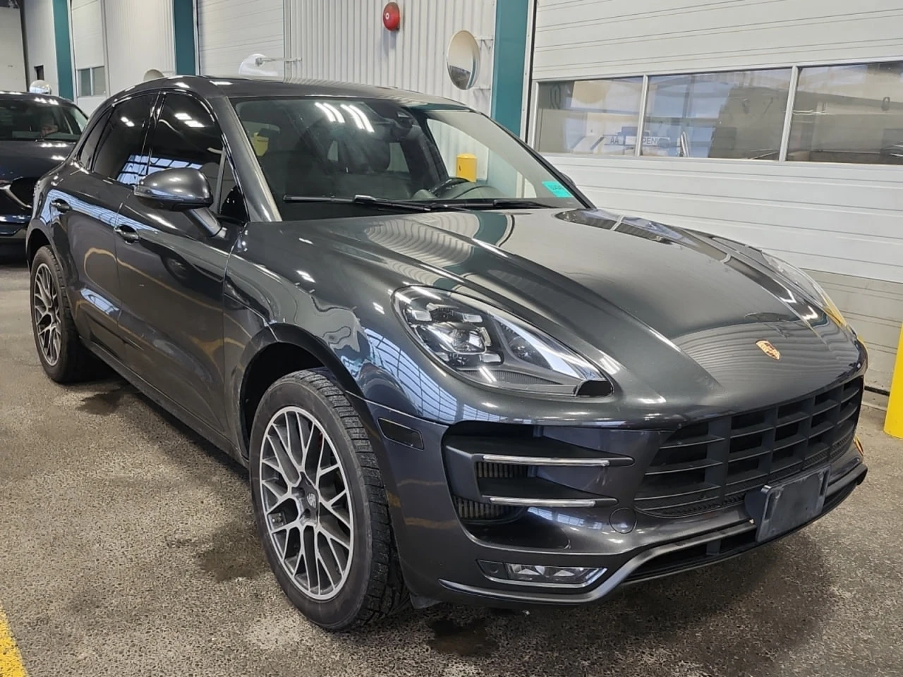 Porsche Macan * АВТО КРЕДИТ* ЦЕНА ДО БГ * CARFAX *  - изображение 2