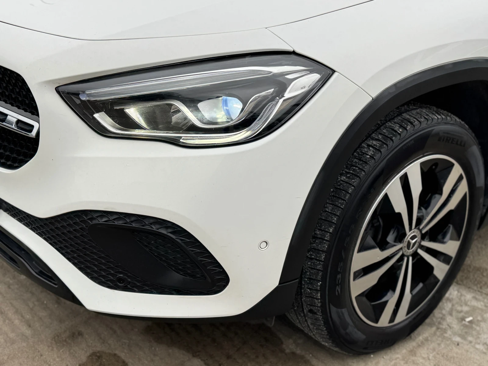 Mercedes-Benz GLA 200 FULL LED / DISTRONIC / КАМЕРА / SHADOW LINE - изображение 8