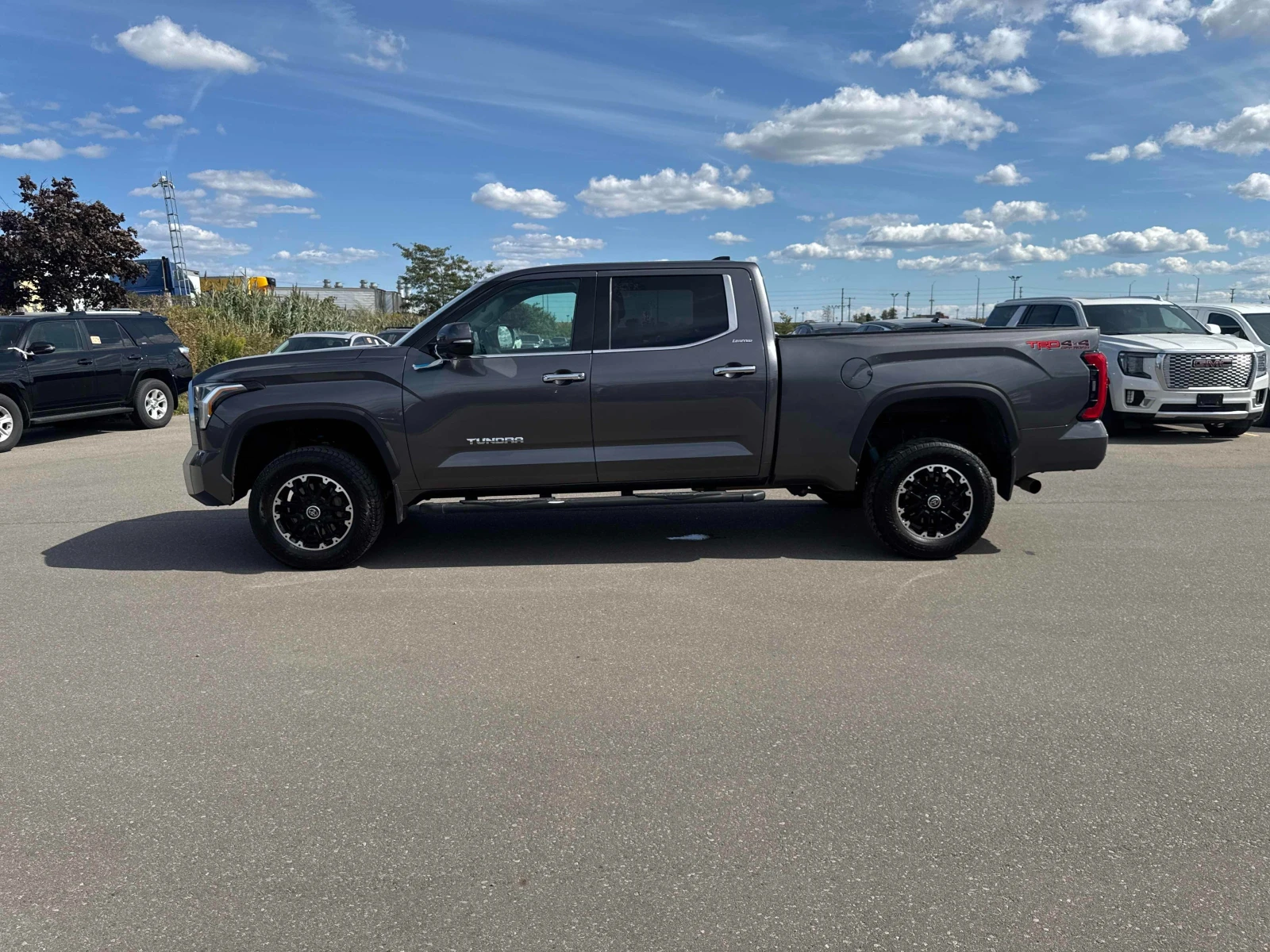 Toyota Tundra Limited * * CARFAX * *   * *  | Mobile.bg   3