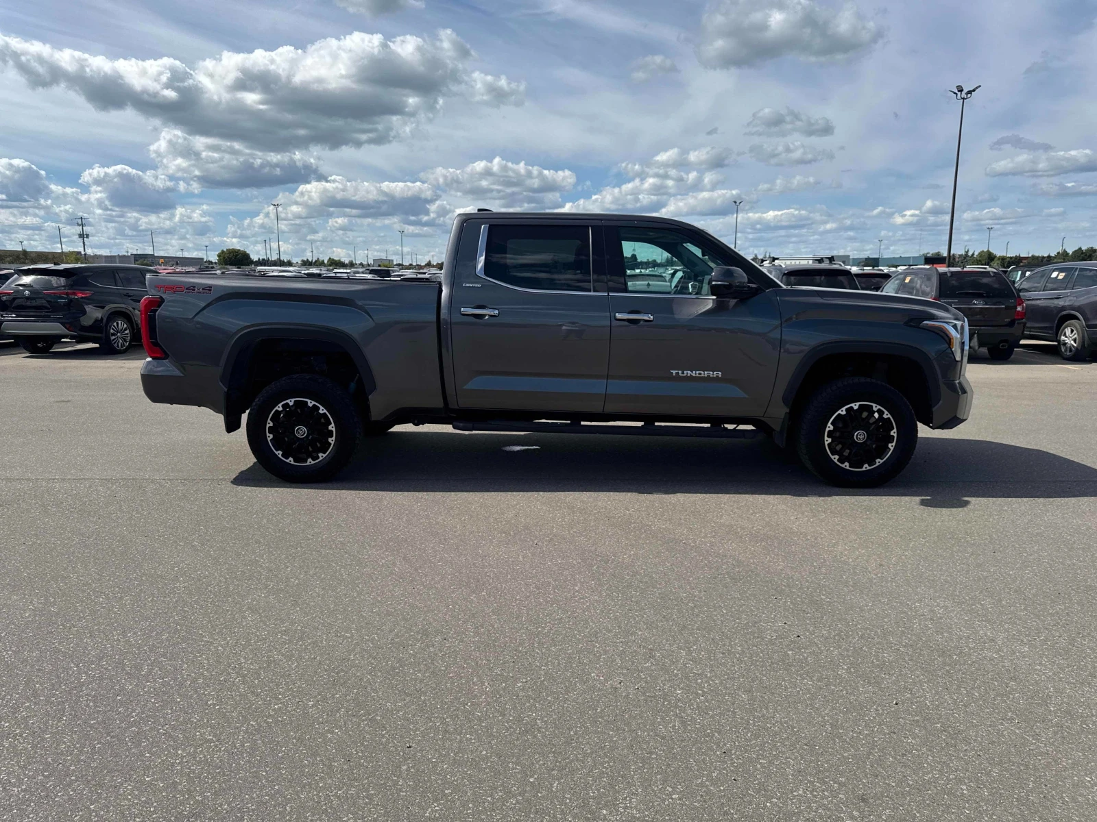 Toyota Tundra Limited * * CARFAX * *   * *  | Mobile.bg   4