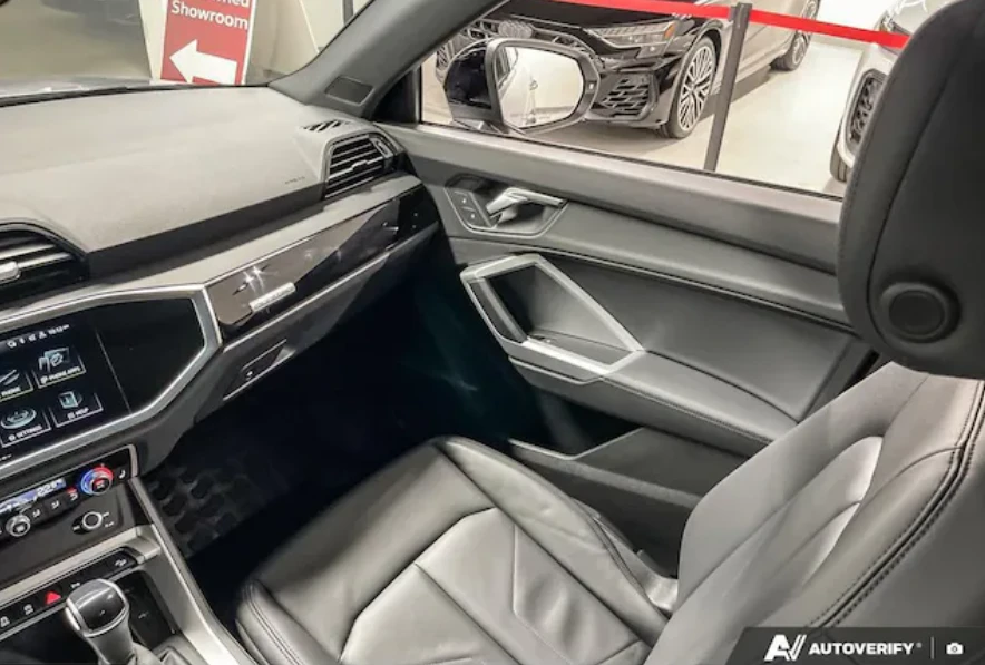 Audi Q3 40tfsi * Komfort * 17, 639км* АвтоКредит* ЦЕНА ДО , снимка 12 - Автомобили и джипове - 54129128