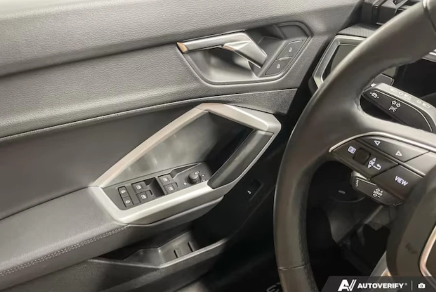 Audi Q3 40tfsi * Komfort * 17, 639км* АвтоКредит* ЦЕНА ДО , снимка 9 - Автомобили и джипове - 54129128