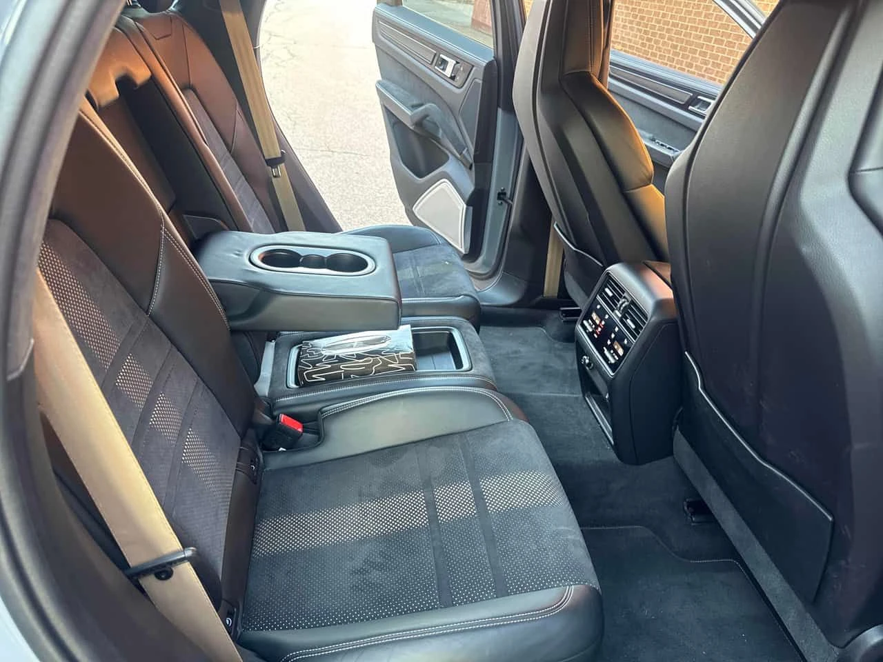 Porsche Cayenne * Turbo GT * CARFAX * DIS * 360 * ALCANTARA, снимка 10 - Автомобили и джипове - 54288762