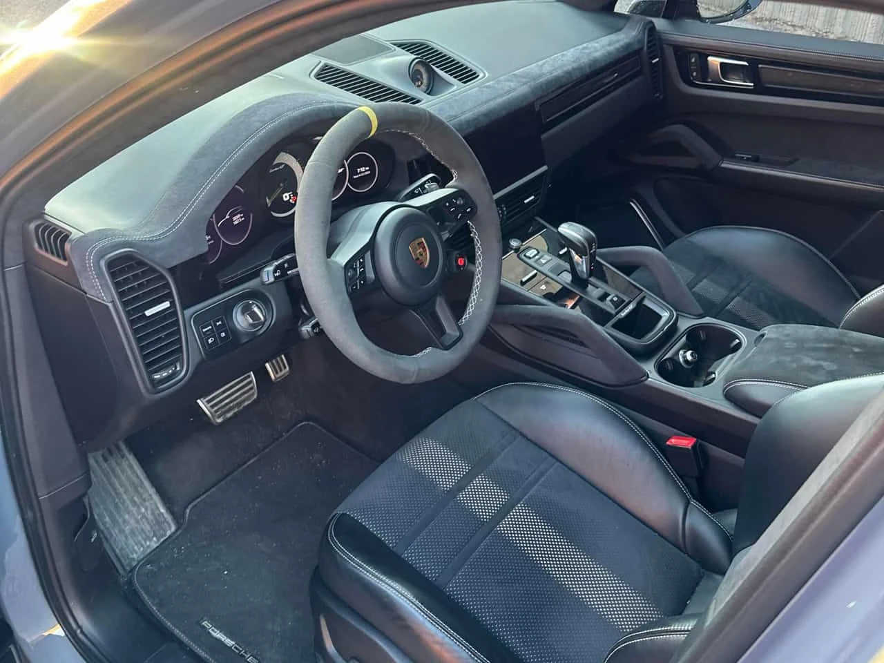 Porsche Cayenne * Turbo GT * CARFAX * DIS * 360 * ALCANTARA, снимка 5 - Автомобили и джипове - 54288762