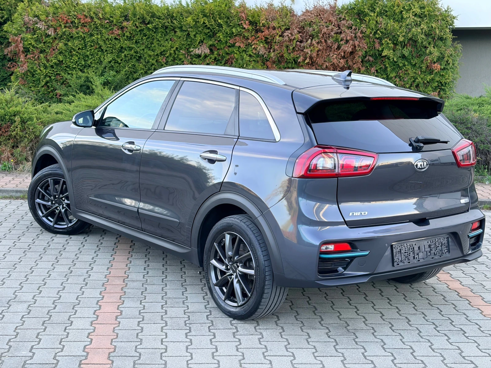 Kia Niro 99%SOH!!! FACELIFT!!! 64kw 204kc FUL!!!, снимка 3 - Автомобили и джипове - 54306080