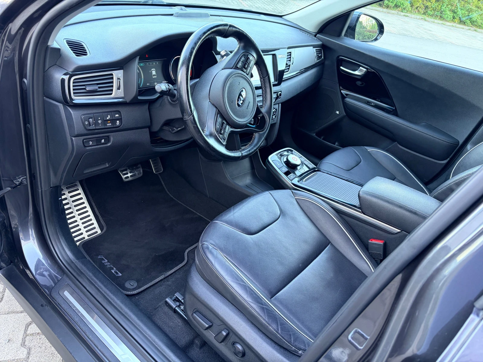 Kia Niro 99%SOH!!! FACELIFT!!! 64kw 204kc FUL!!!, снимка 5 - Автомобили и джипове - 54306080