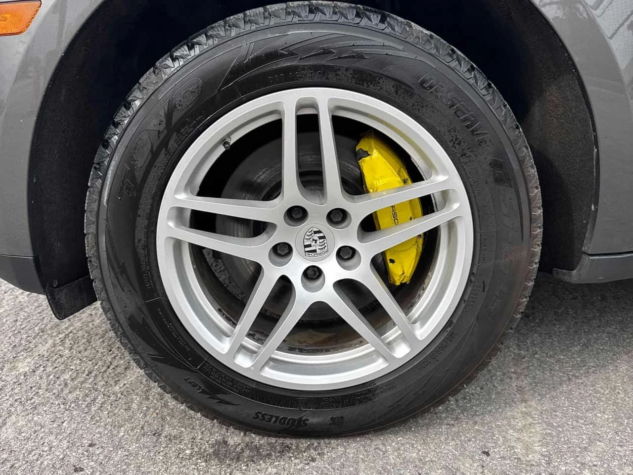Porsche Macan AWD * КОЖА/АЛКАНТАРА* ПАНОРАМА* ПОДГРЕВИ* КАМЕРА* , снимка 6 - Автомобили и джипове - 54353314