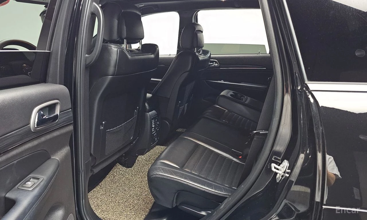 Jeep Grand cherokee 3.6* V6* 8ZF* ПОДГРЕВ* КАМЕРА* МЪРТВА* ТОЧКА* LANE, снимка 14 - Автомобили и джипове - 54981096