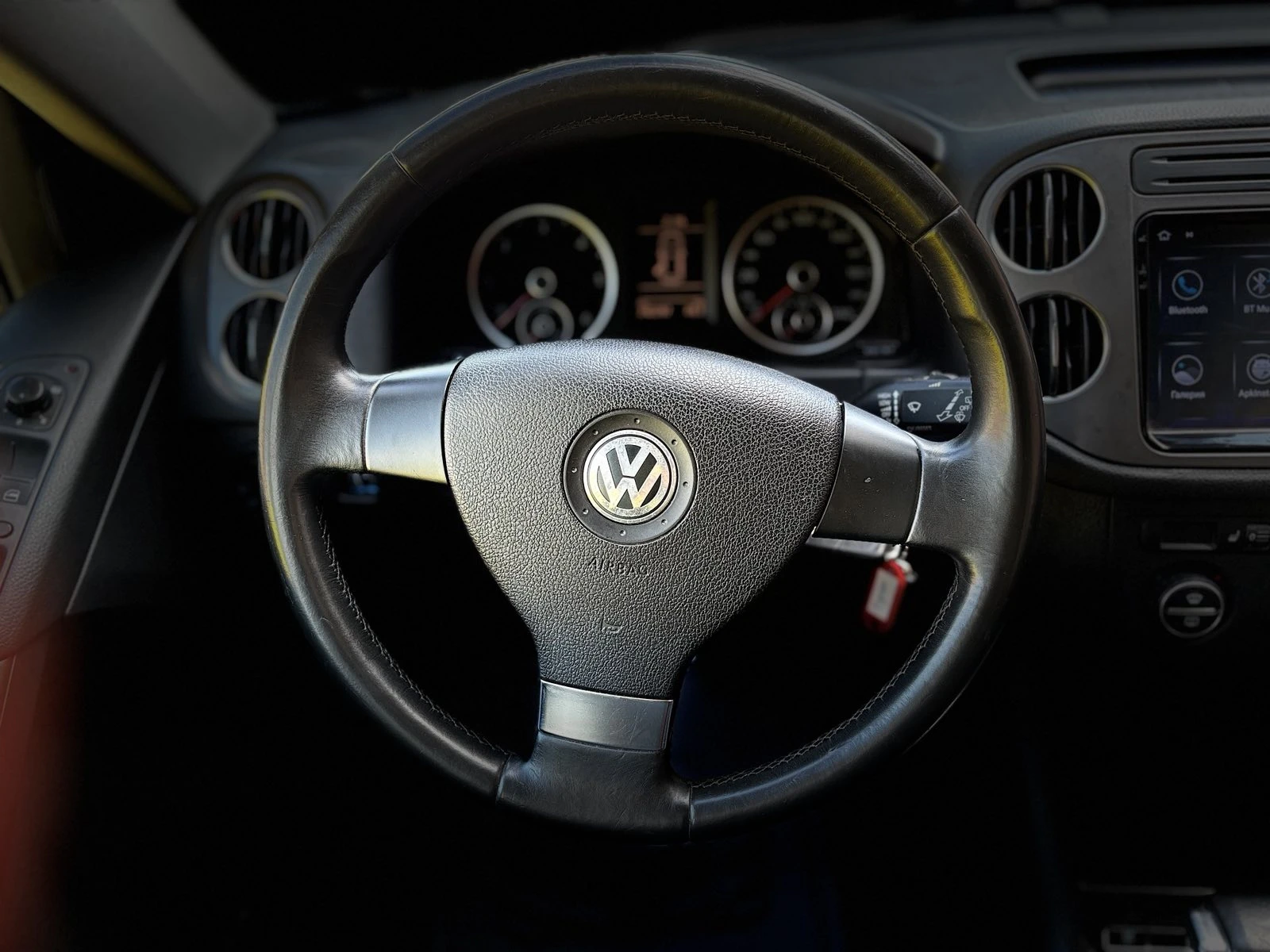 VW Tiguan, снимка 13 - Автомобили и джипове - 55067119