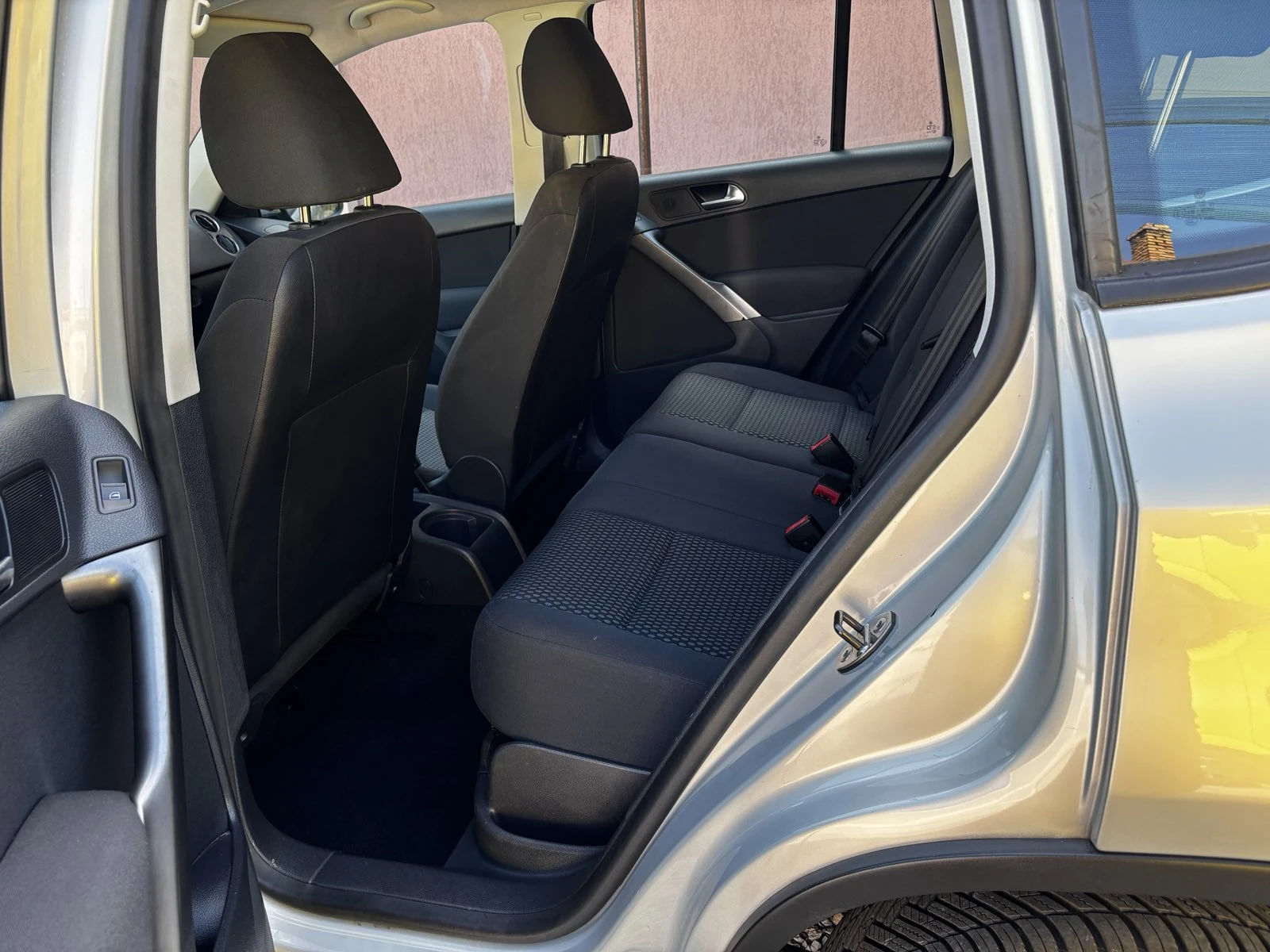 VW Tiguan, снимка 9 - Автомобили и джипове - 55067119