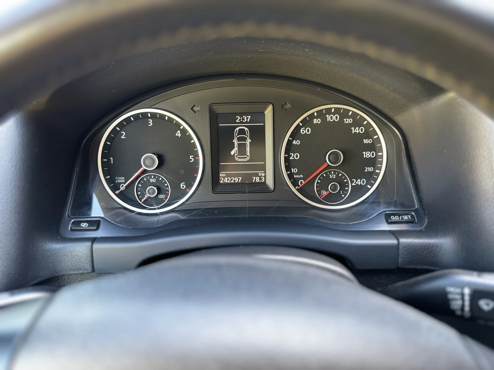 VW Tiguan, снимка 14 - Автомобили и джипове - 55067119