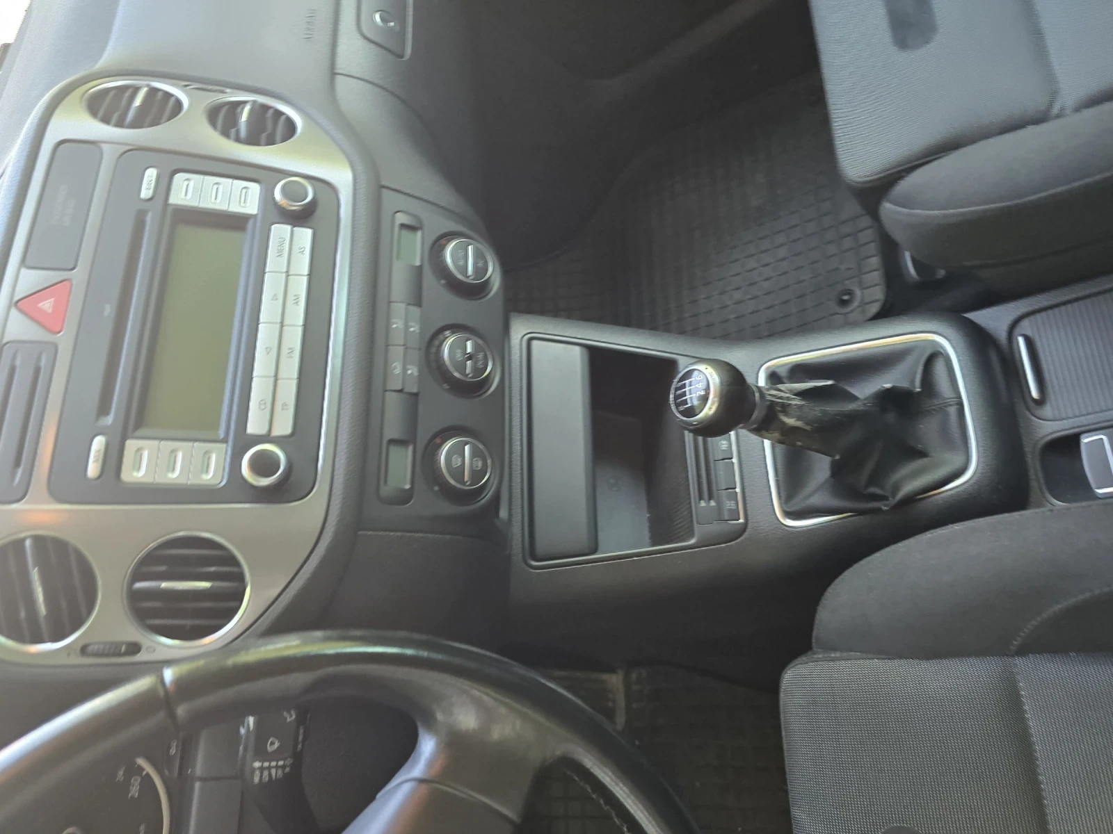 VW Tiguan 2.0TDI/140/4x4 , снимка 11 - Автомобили и джипове - 55257847