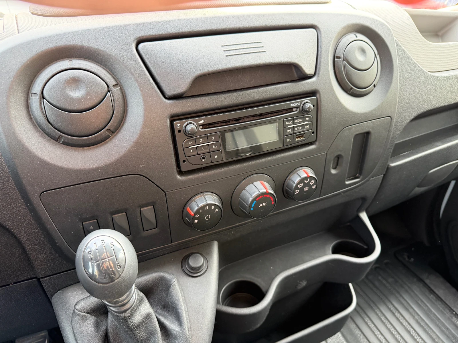 Nissan NV400 2.3dci Евро 6, снимка 9 - Бусове и автобуси - 53745598