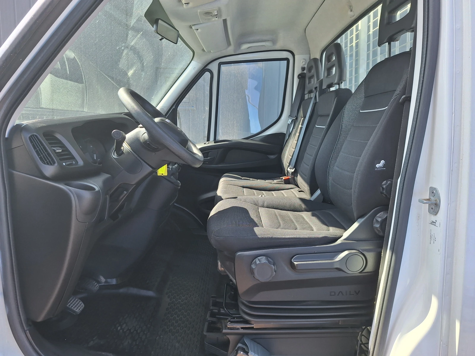 Iveco Daily, снимка 7 - Бусове и автобуси - 53972090