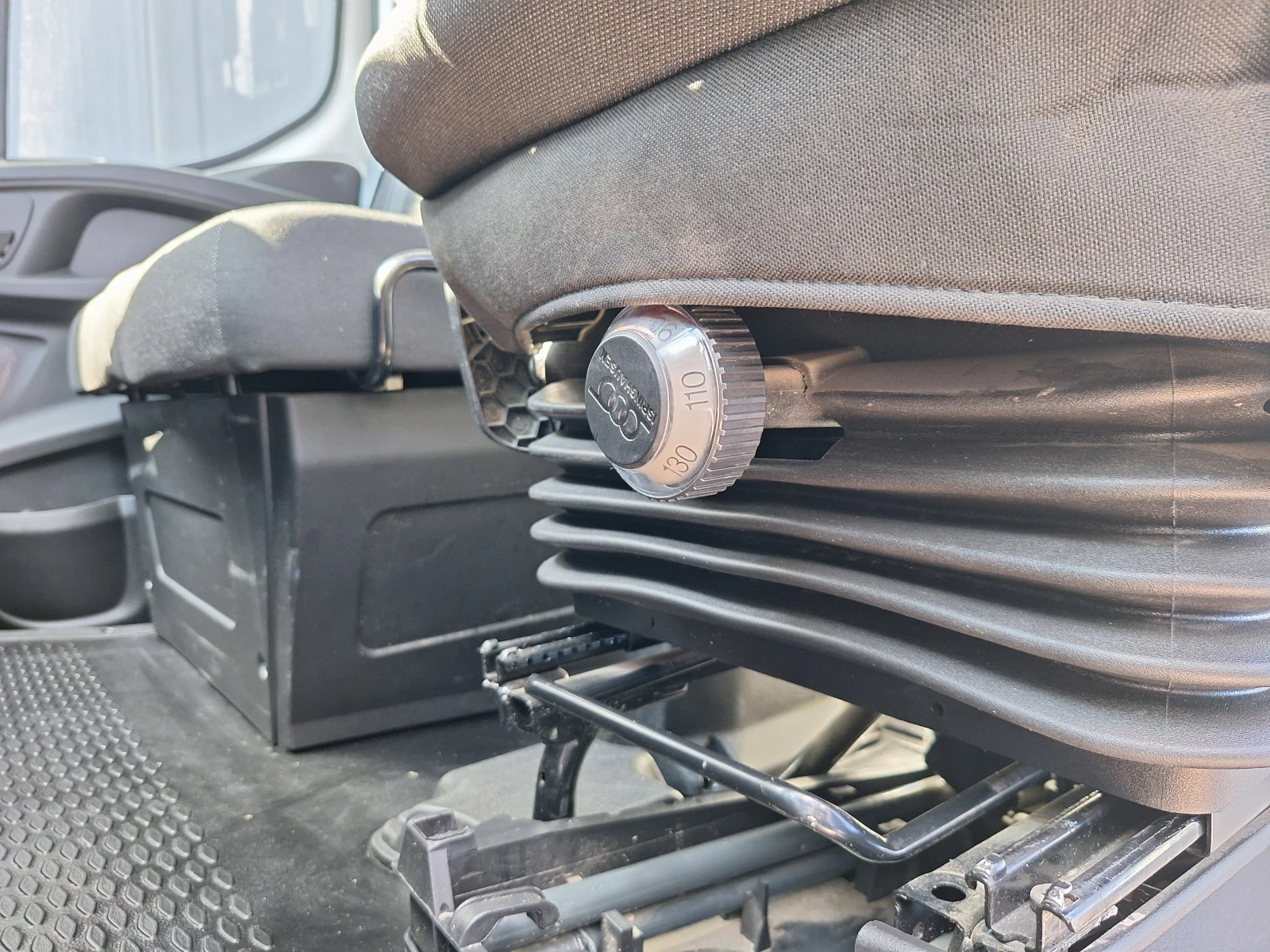 Iveco Daily, снимка 15 - Бусове и автобуси - 53972090