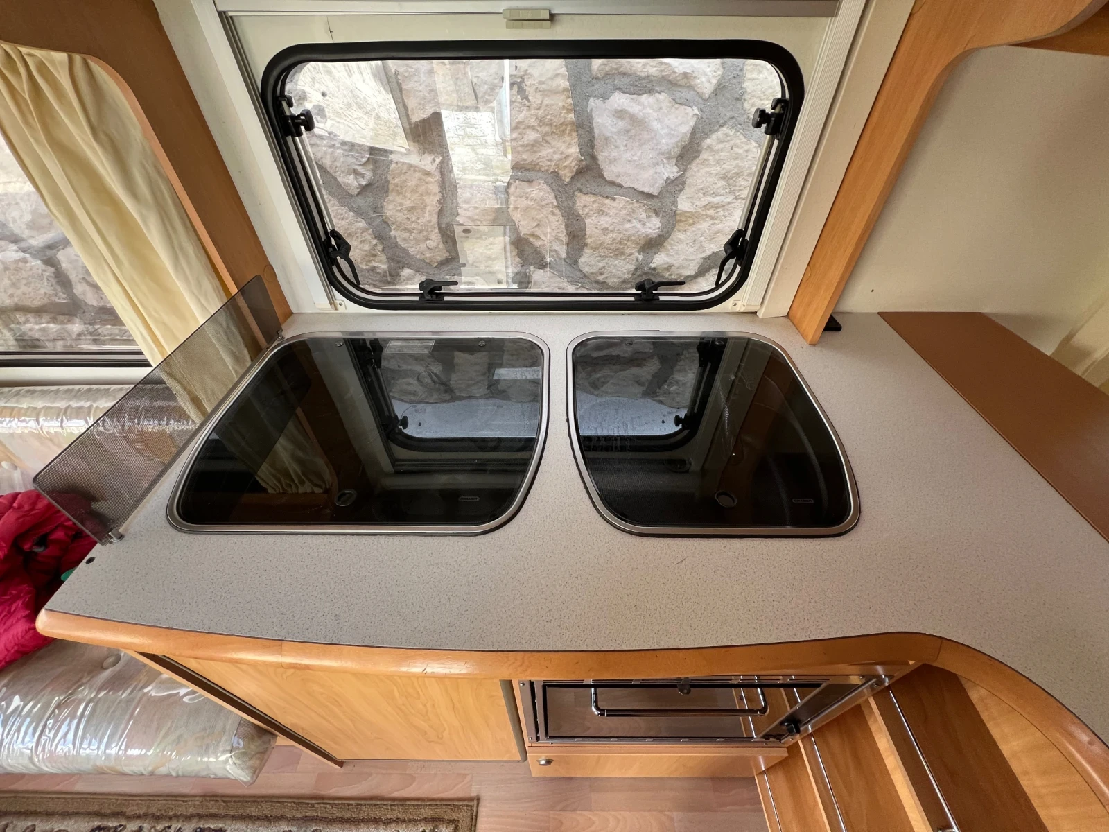 Каравана Chateau Lunar 470 - изображение 10