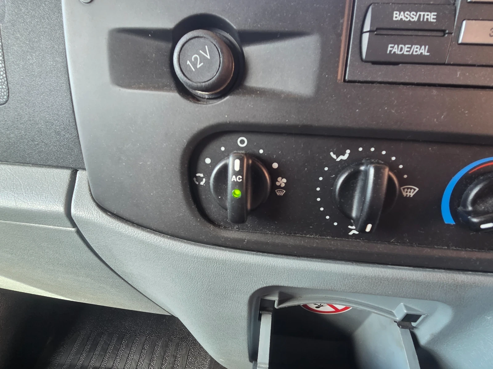 Кемпер Euramobil Ford transit , снимка 11 - Каравани и кемпери - 56376138