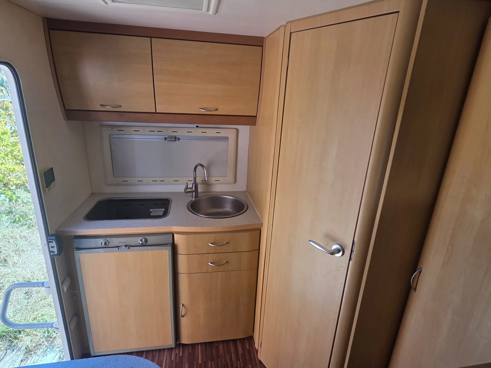 Кемпер Euramobil Ford transit , снимка 5 - Каравани и кемпери - 56376138