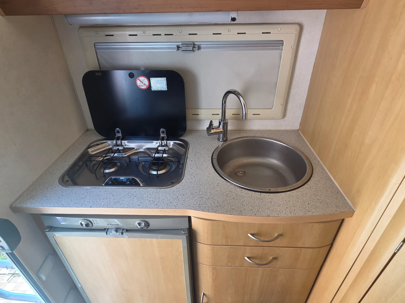 Кемпер Euramobil Ford transit , снимка 9 - Каравани и кемпери - 56376138