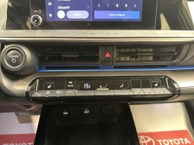Toyota Prius  XLE AWD, снимка 14