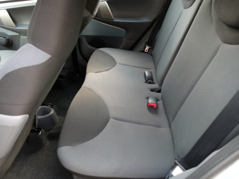 Toyota Aygo 1.0 VVT-I Като Нова!!!, снимка 13 - Автомобили и джипове - 44929395