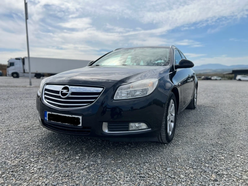 Opel Insignia Sports Tourer SW, снимка 3 - Автомобили и джипове - 47345225